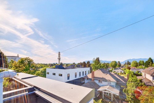 675 30Th Avenue W, Vancouver, BC 