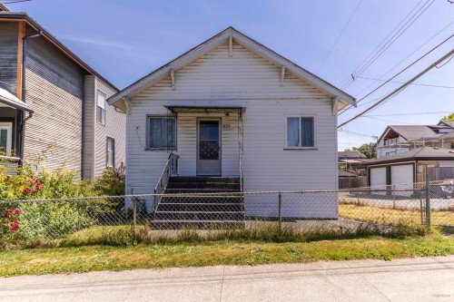 824 Semlin Drive, Vancouver, BC 