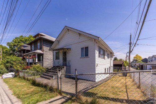 824 Semlin Drive, Vancouver, BC 