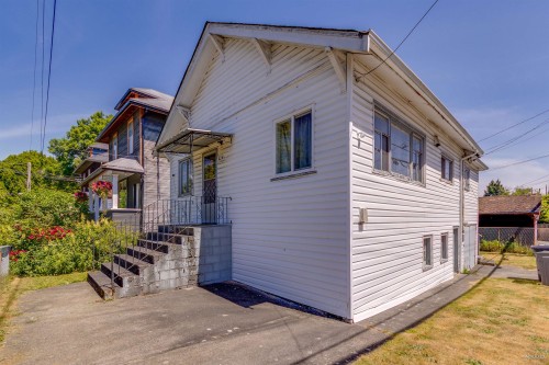824 Semlin Drive, Vancouver, BC 