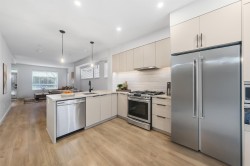 601-3021 St George Street  Port Moody, BC V3H 0K3