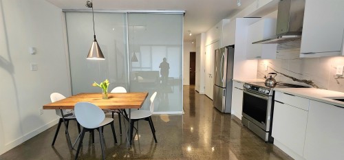 714-221 Union Street , Vancouver, BC V6A 0V4 2