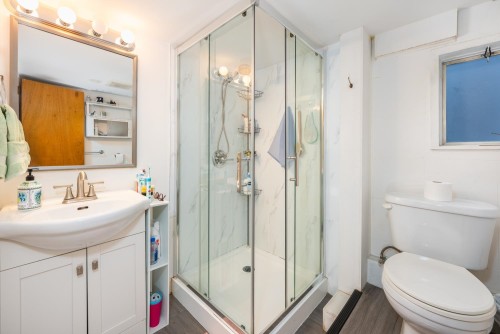 3627 7Th Avenue W, Vancouver, BC 