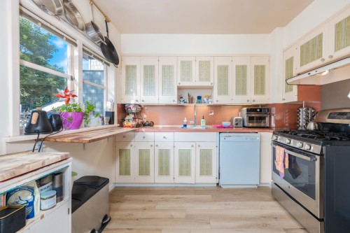 3627 7Th Avenue W, Vancouver, BC 