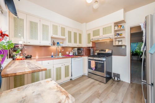 3627 7Th Avenue W, Vancouver, BC 