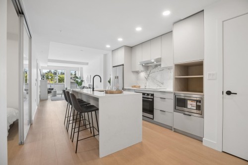 563-422 3Rd Street E, North Vancouver, BC 