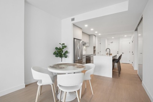 563-422 3Rd Street E, North Vancouver, BC 