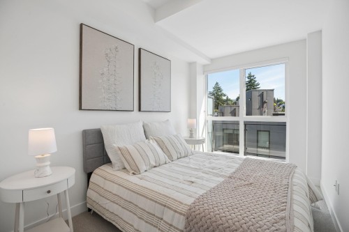 563-422 3Rd Street E, North Vancouver, BC 