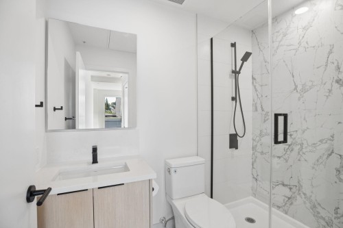 563-422 3Rd Street E, North Vancouver, BC 