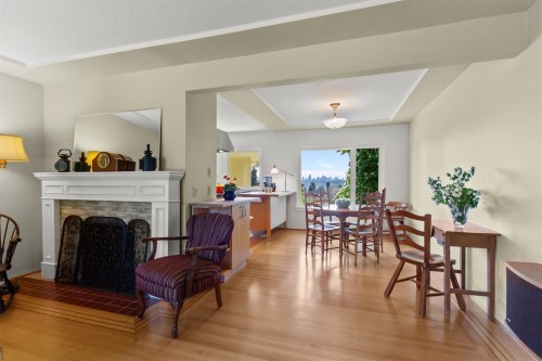 144 Eighth Avenue E, New Westminster, BC 