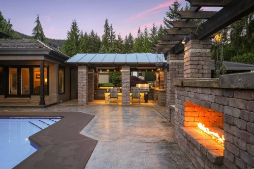 2514 East Road, Anmore, BC 