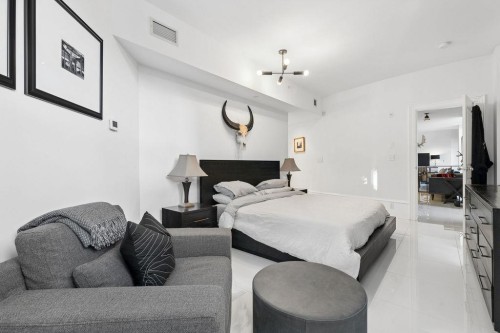 304-1102 Hornby Street, Vancouver, BC 