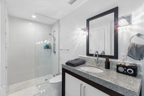 304-1102 Hornby Street, Vancouver, BC 