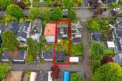 423 37th Avenue E Vancouver, BC V5W 1E8