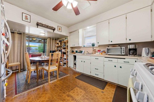 423 37Th Avenue E, Vancouver, BC 