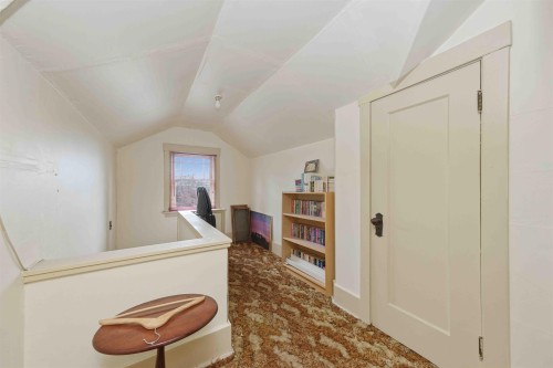 423 37Th Avenue E, Vancouver, BC 