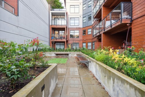 207-232 Sixth Street, New Westminster, BC 