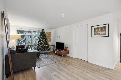 207-232 Sixth Street, New Westminster, BC 