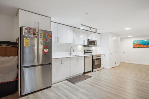 207-232 Sixth Street, New Westminster, BC 