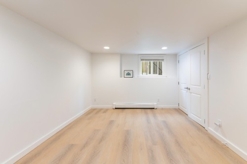 2744 10Th Avenue W, Vancouver, BC 