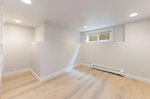 2744 10Th Avenue W, Vancouver, BC 