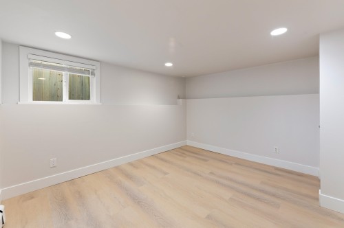 2744 10Th Avenue W, Vancouver, BC 