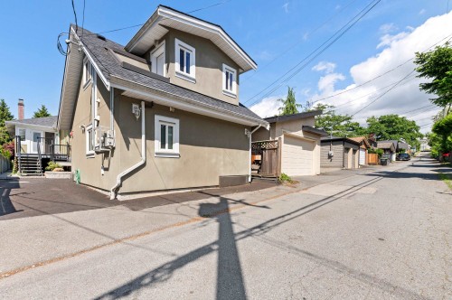 2744 10Th Avenue W, Vancouver, BC 