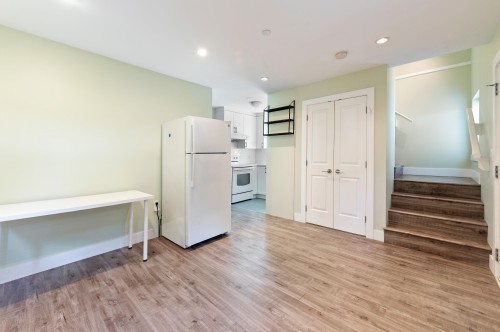 2744 10Th Avenue W, Vancouver, BC 