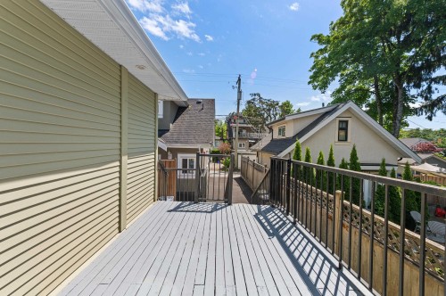 2744 10Th Avenue W, Vancouver, BC 