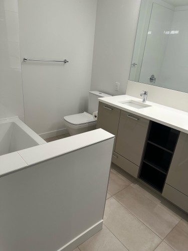 212-3581 Ross Drive, Vancouver, BC 