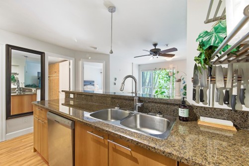 201-1718 Venables Street, Vancouver, BC 