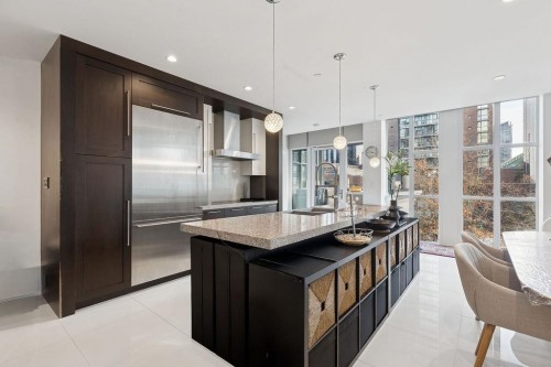 402-1102 Hornby Street, Vancouver, BC 