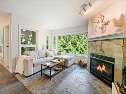 1-2240 Gondola Way Whistler, BC V8E 0N1