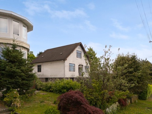380 Delta Avenue, Burnaby, BC 