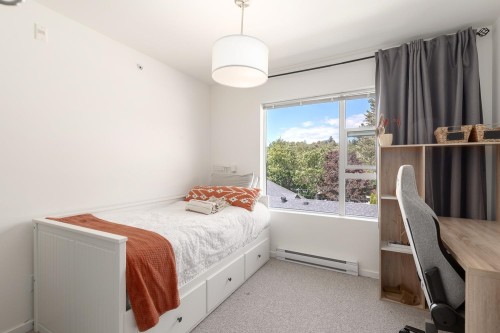 3-38447 Buckley Avenue, Squamish, BC - Indoor Photo Showing Bedroom
