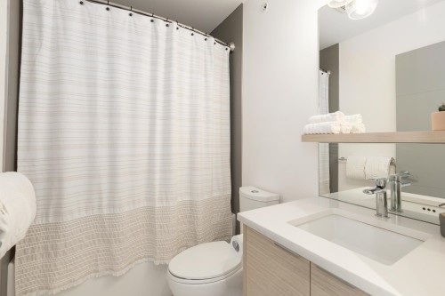 3-38447 Buckley Avenue, Squamish, BC - Indoor Photo Showing Bathroom