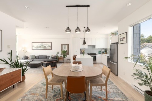 3-38447 Buckley Avenue, Squamish, BC - Indoor Photo Showing Dining Room