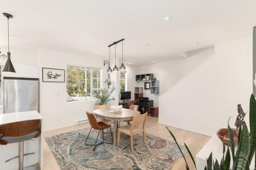 3-38447 Buckley Avenue, Squamish, BC - Indoor Photo Showing Dining Room