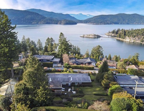 6240 Overstone Drive, West Vancouver, BC 