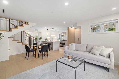 2438 49Th Avenue W, Vancouver, BC 