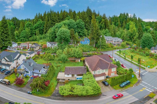 2705 Henry Street, Port Moody, BC 