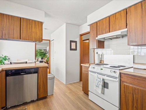 7611 Oak Street, Vancouver, BC 