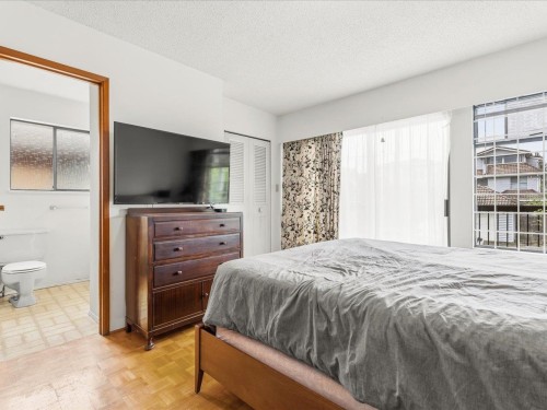 7611 Oak Street, Vancouver, BC 