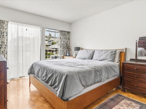 7611 Oak Street, Vancouver, BC 