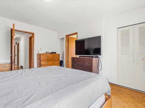 7611 Oak Street, Vancouver, BC 