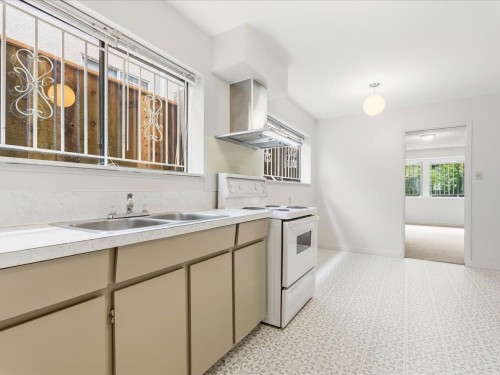 7611 Oak Street, Vancouver, BC 