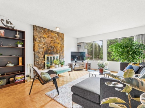 7611 Oak Street, Vancouver, BC 