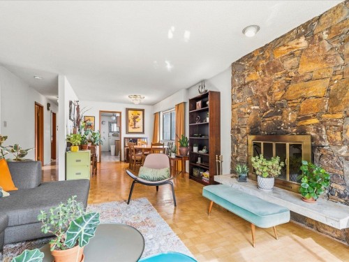 7611 Oak Street, Vancouver, BC 