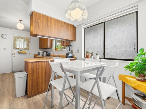 7611 Oak Street, Vancouver, BC 