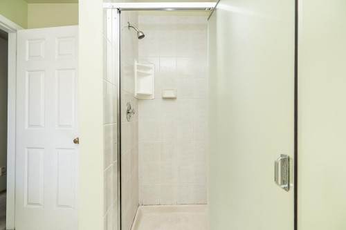 B-6984 Linden Avenue, Burnaby, BC 